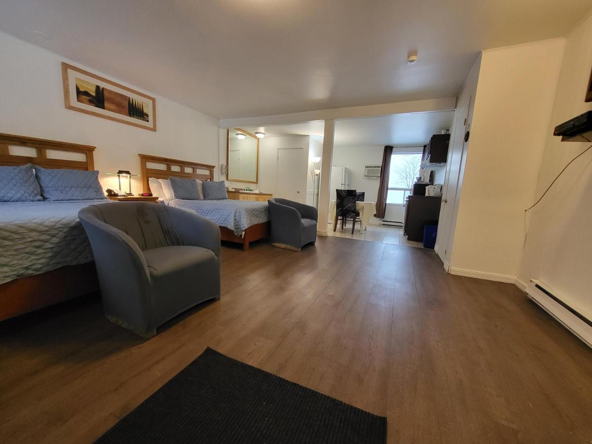 Motel Deblois Sainte-Anne-de-Beaupré Zewnętrze zdjęcie