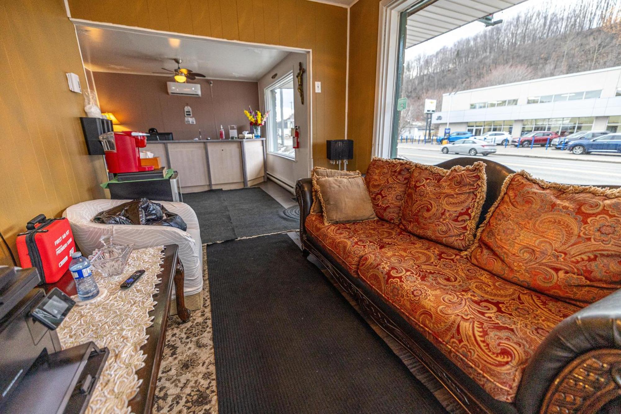 Motel Deblois Sainte-Anne-de-Beaupré Zewnętrze zdjęcie