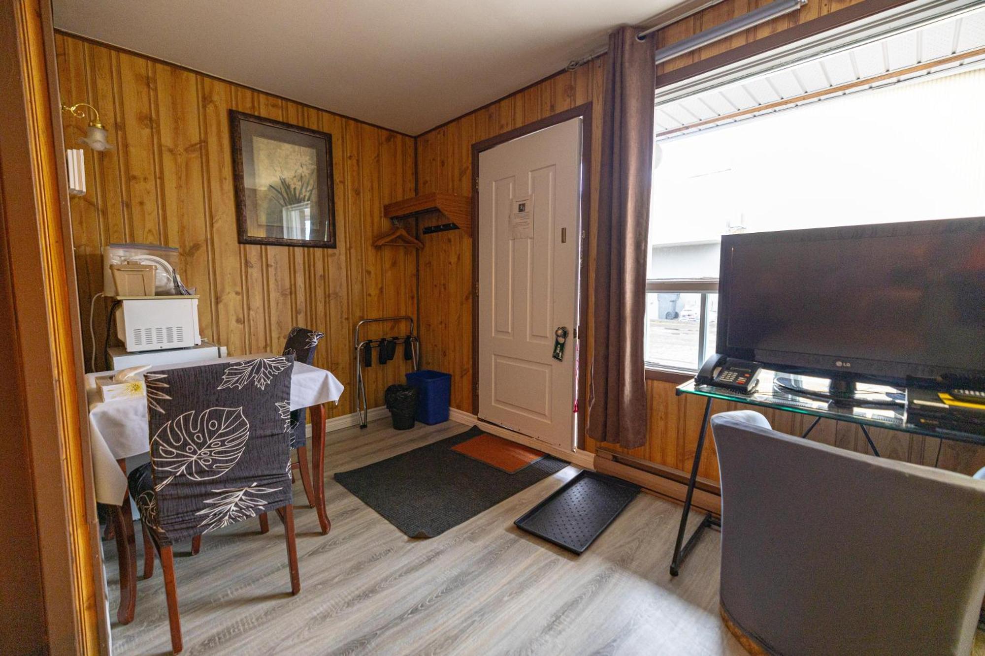 Motel Deblois Sainte-Anne-de-Beaupré Zewnętrze zdjęcie
