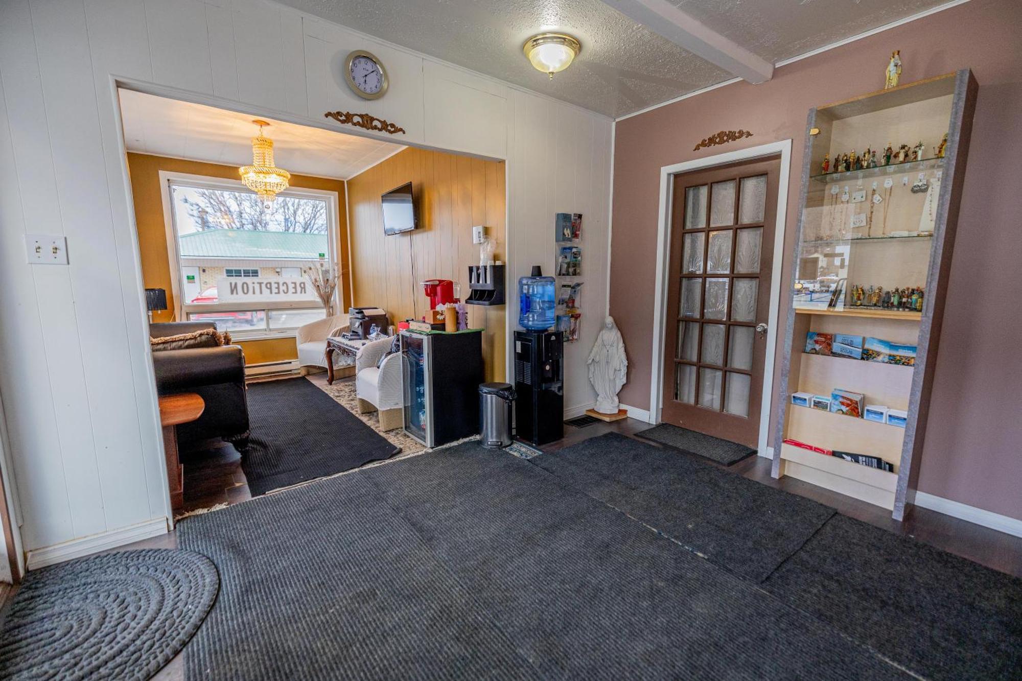 Motel Deblois Sainte-Anne-de-Beaupré Zewnętrze zdjęcie