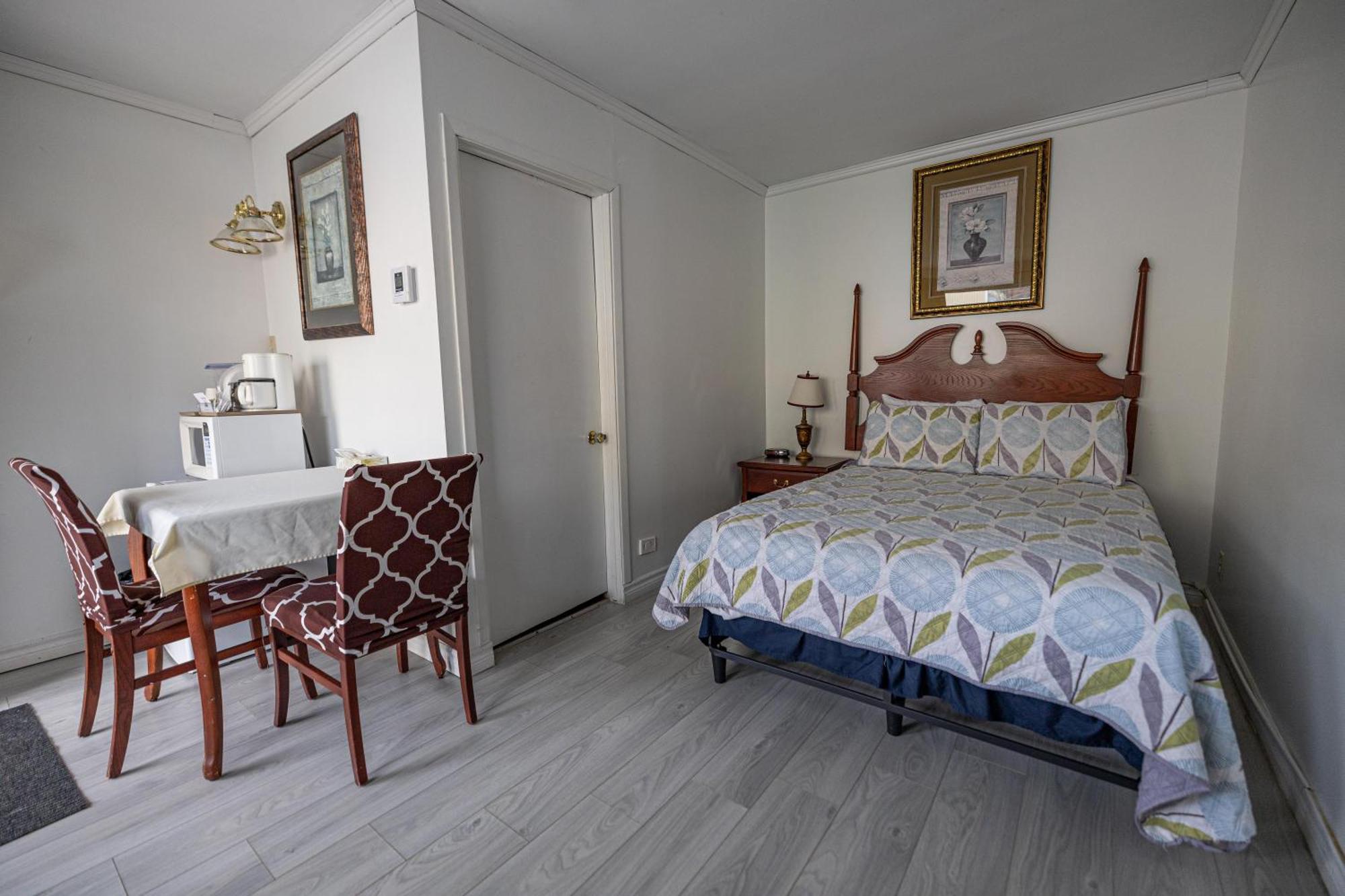 Motel Deblois Sainte-Anne-de-Beaupré Zewnętrze zdjęcie