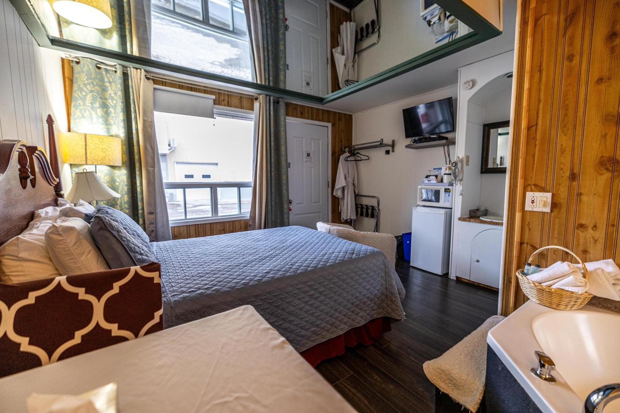 Motel Deblois Sainte-Anne-de-Beaupré Zewnętrze zdjęcie