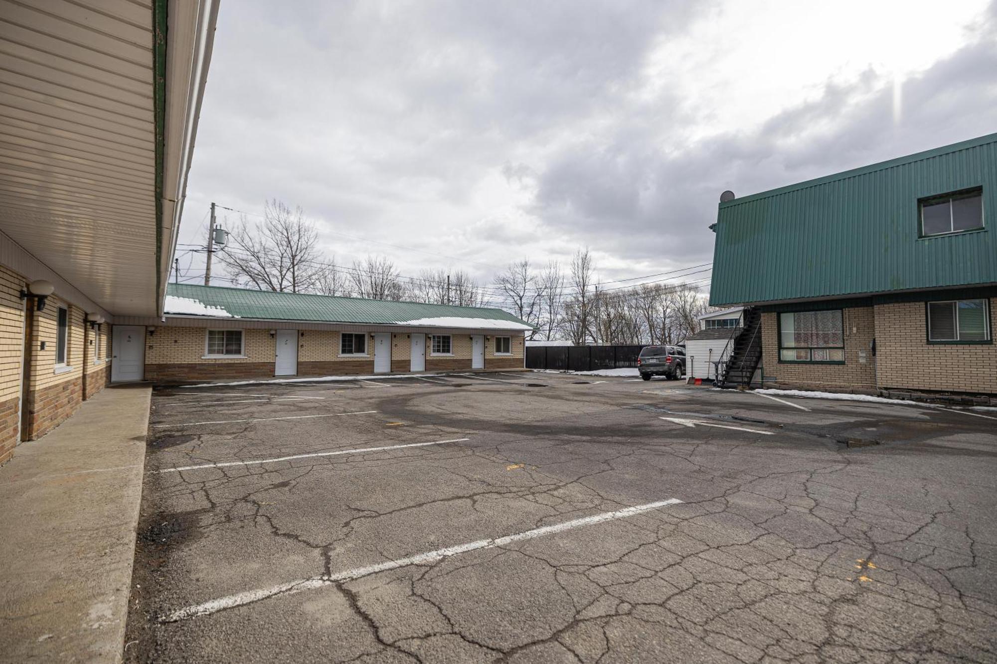 Motel Deblois Sainte-Anne-de-Beaupré Zewnętrze zdjęcie