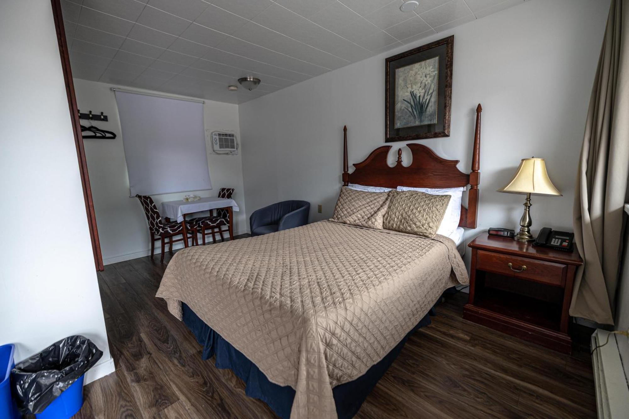 Motel Deblois Sainte-Anne-de-Beaupré Zewnętrze zdjęcie