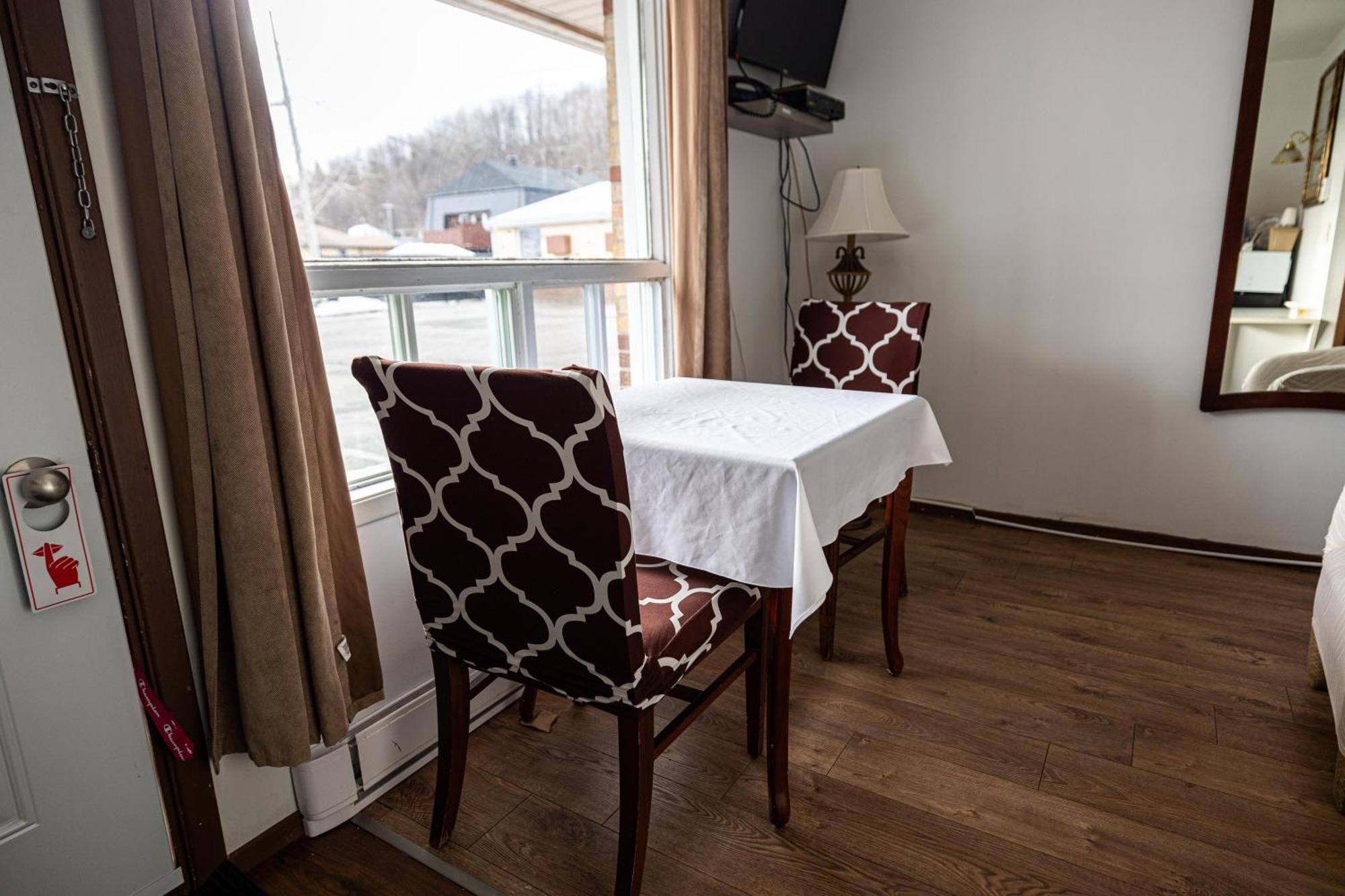 Motel Deblois Sainte-Anne-de-Beaupré Zewnętrze zdjęcie